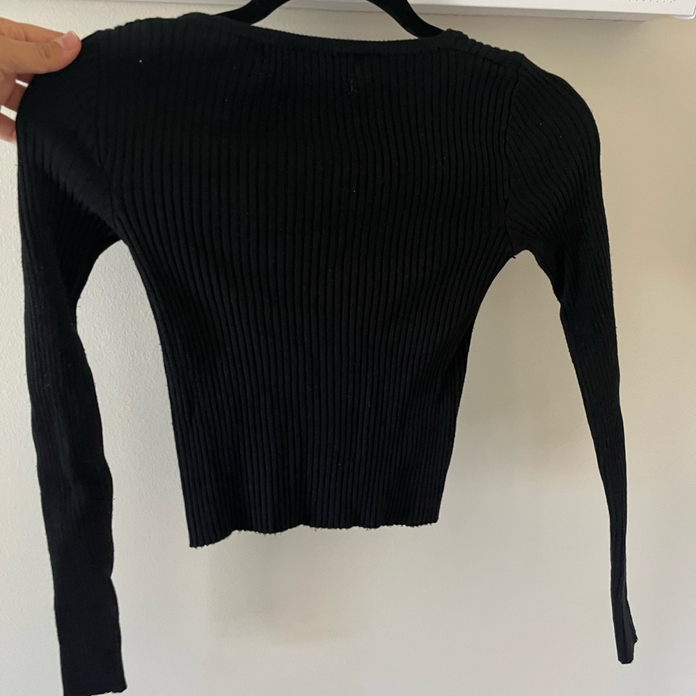 Black sweatshirt